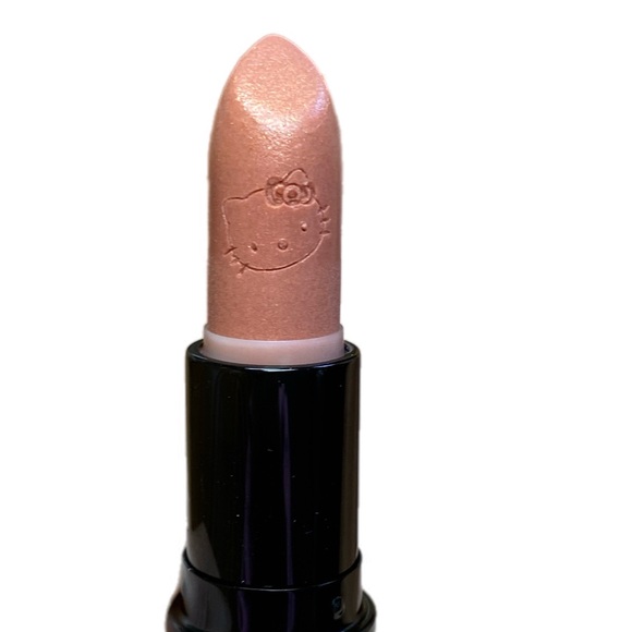 MAC Hello Kitty Lipstick in Cute Ster - Picture 4 of 11